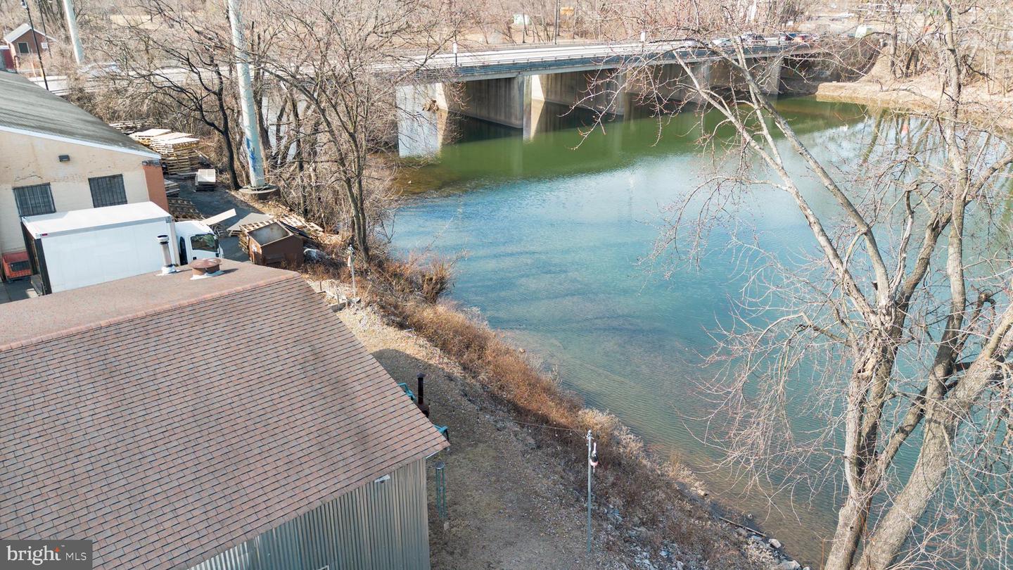 57-59 Schuylkill Property Photo 24