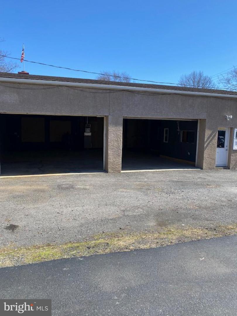 57-59 Schuylkill Property Photo 35
