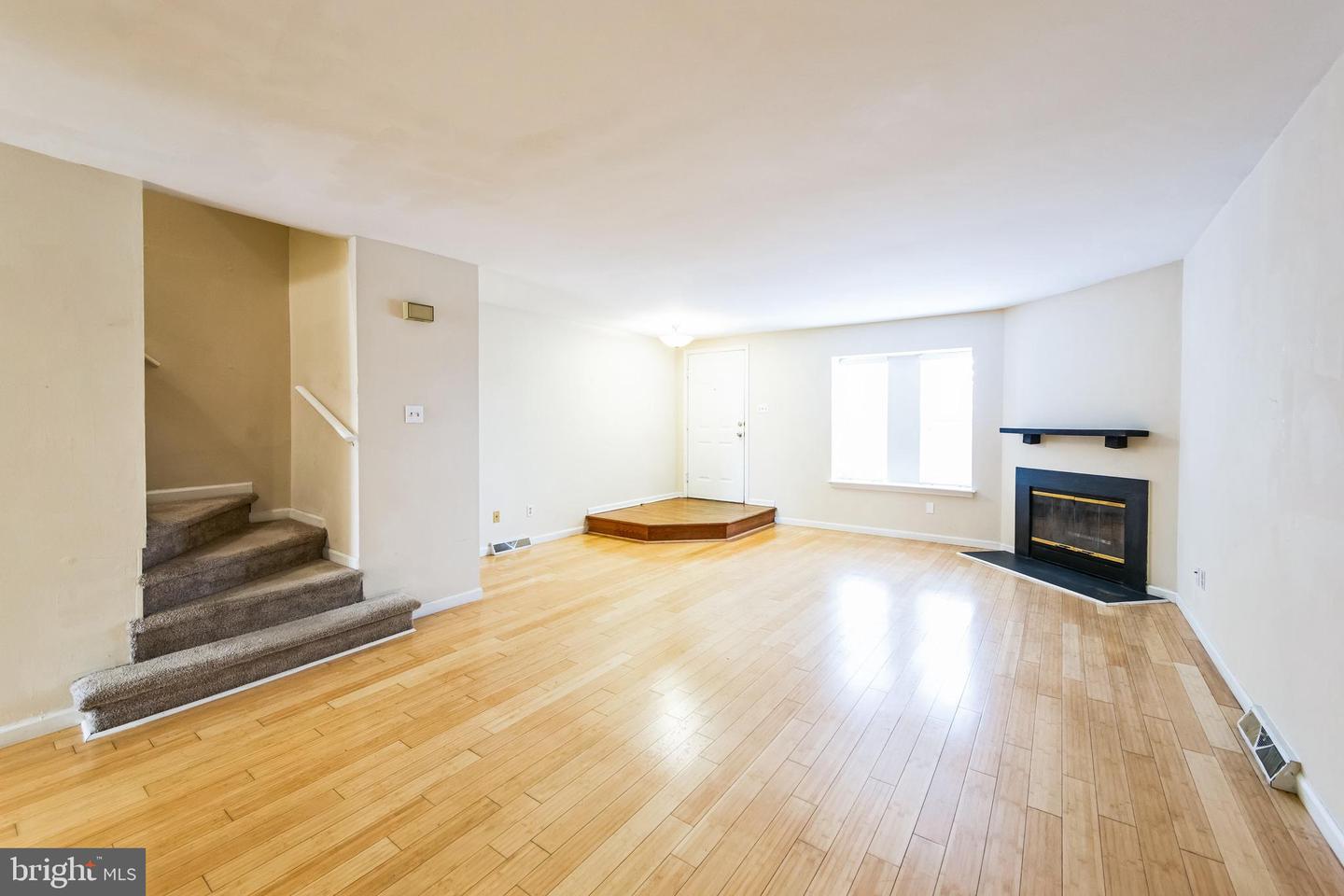 715 Bradford Ter Property Photo