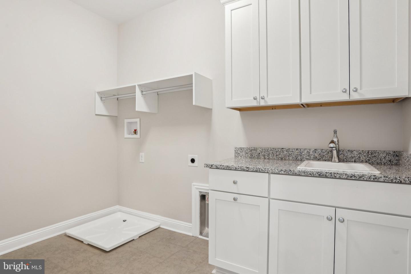 1432 Grove Ave Property Photo 54