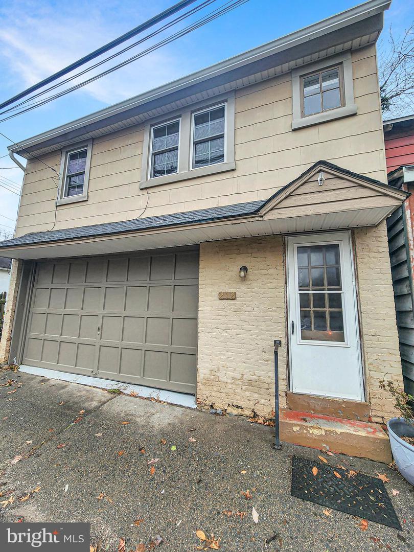 212 Jones St Property Photo
