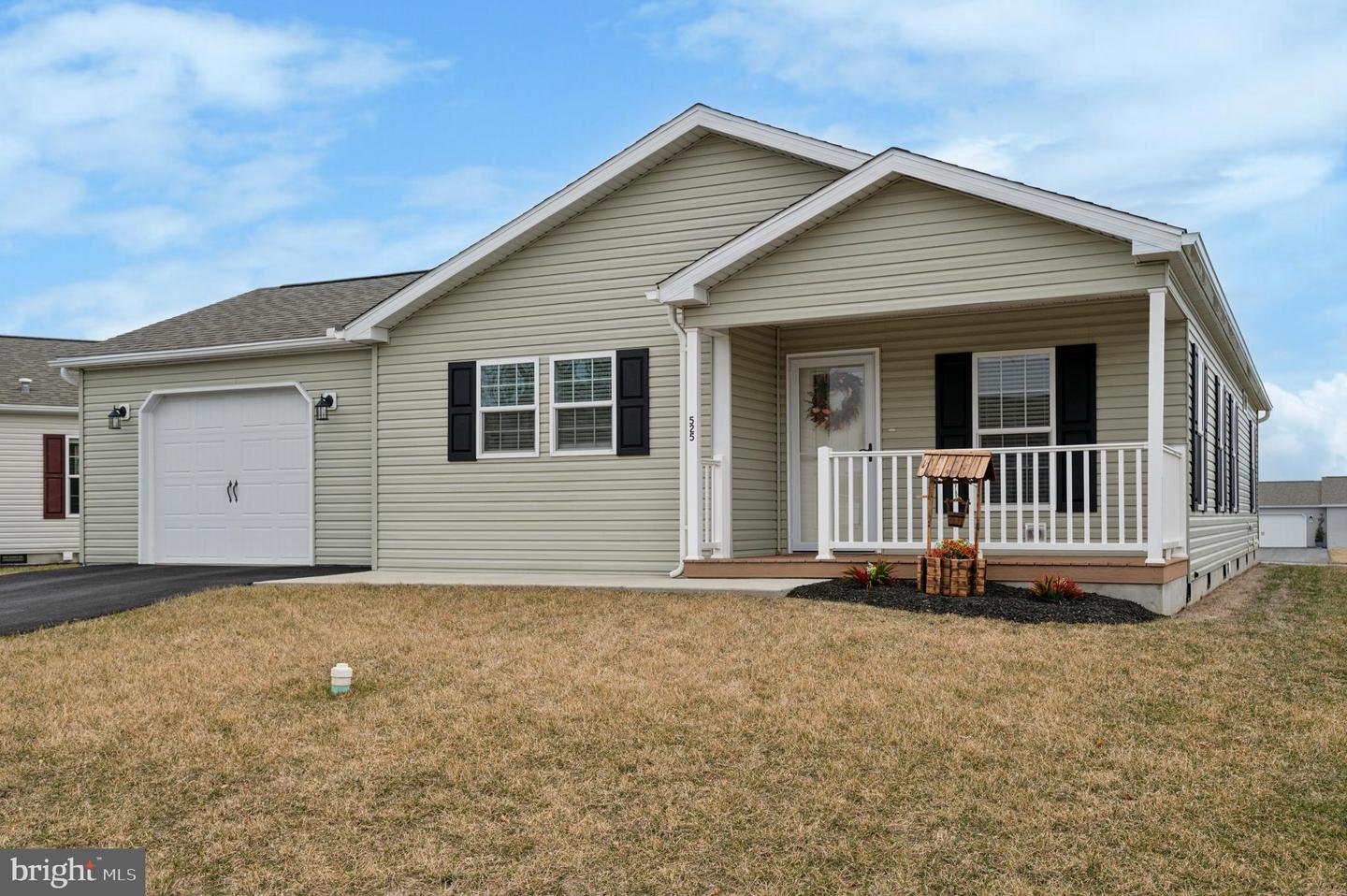 525 Saint Patty Dr Property Photo