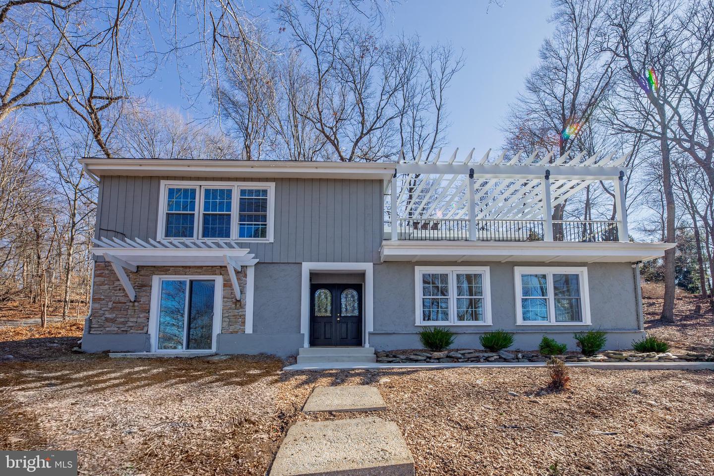 422 Spackman Ln Property Photo 2