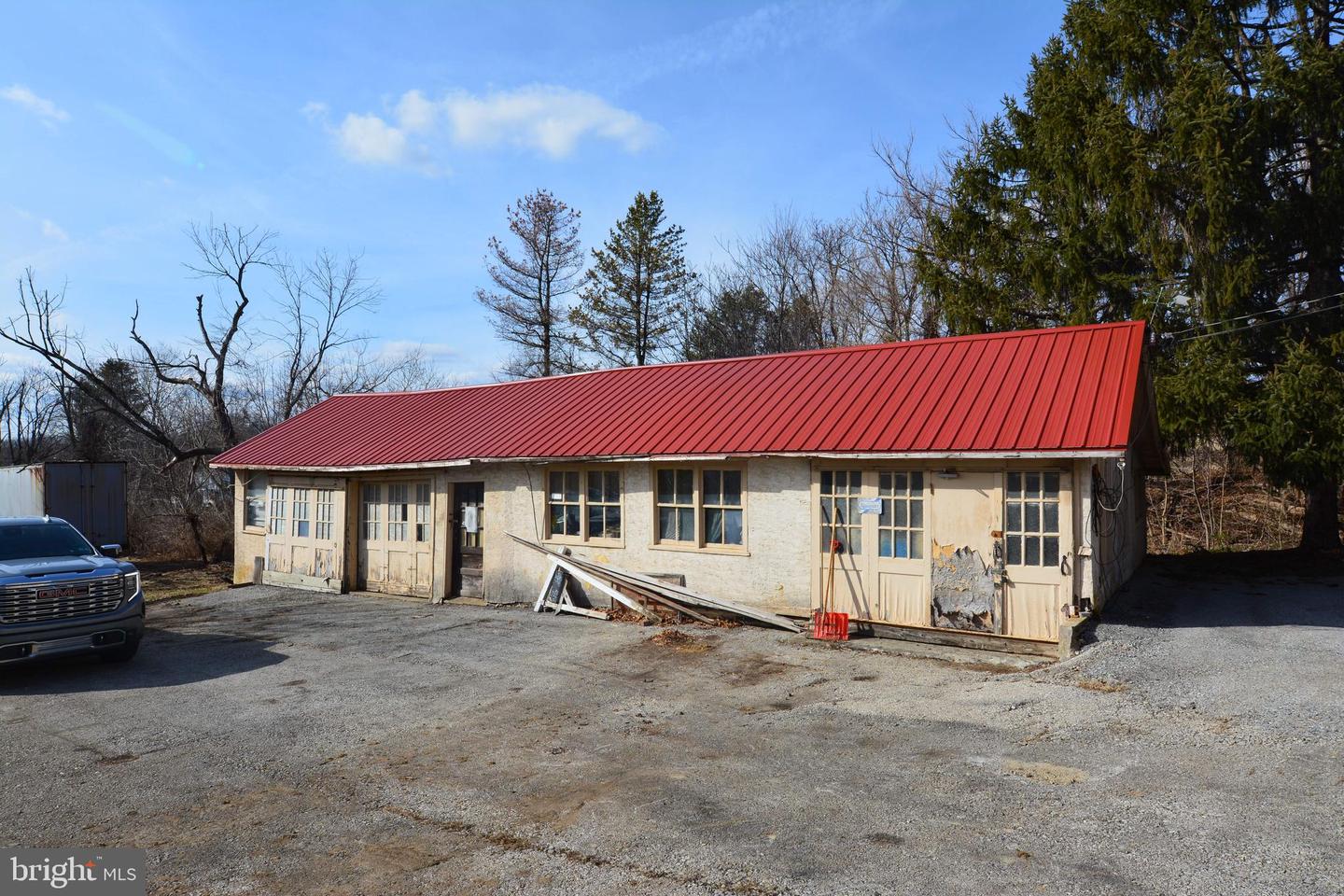 1017 Pottstown Pike Property Photo 14