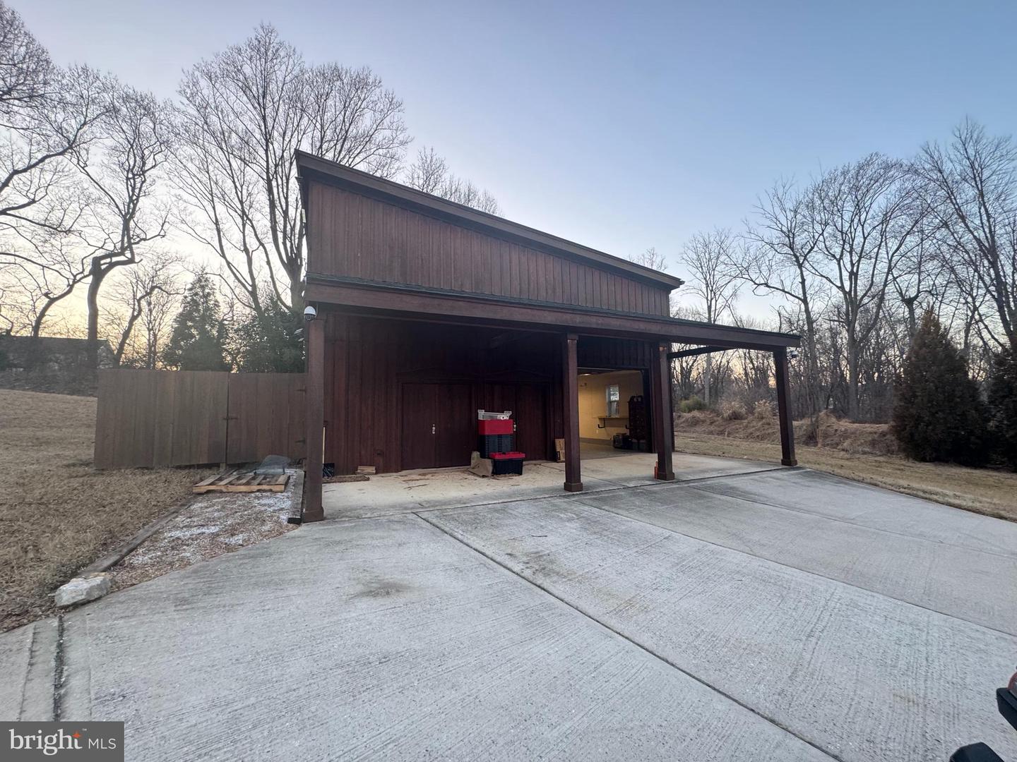 920 Horseshoe Pike Property Photo 3