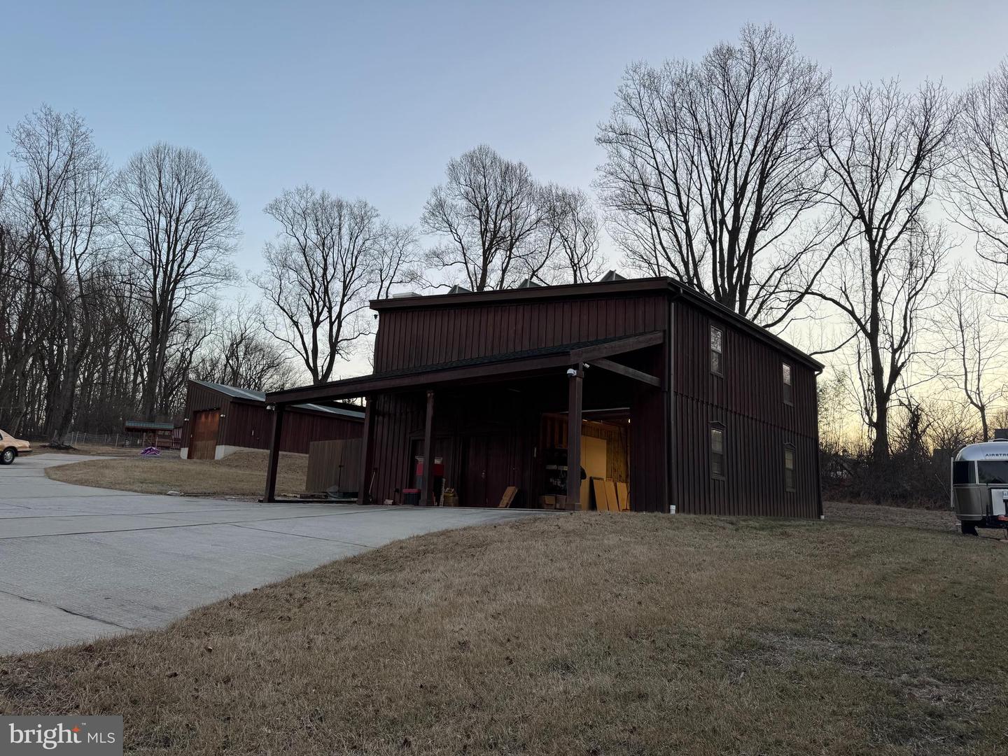 920 Horseshoe Pike Property Photo 4