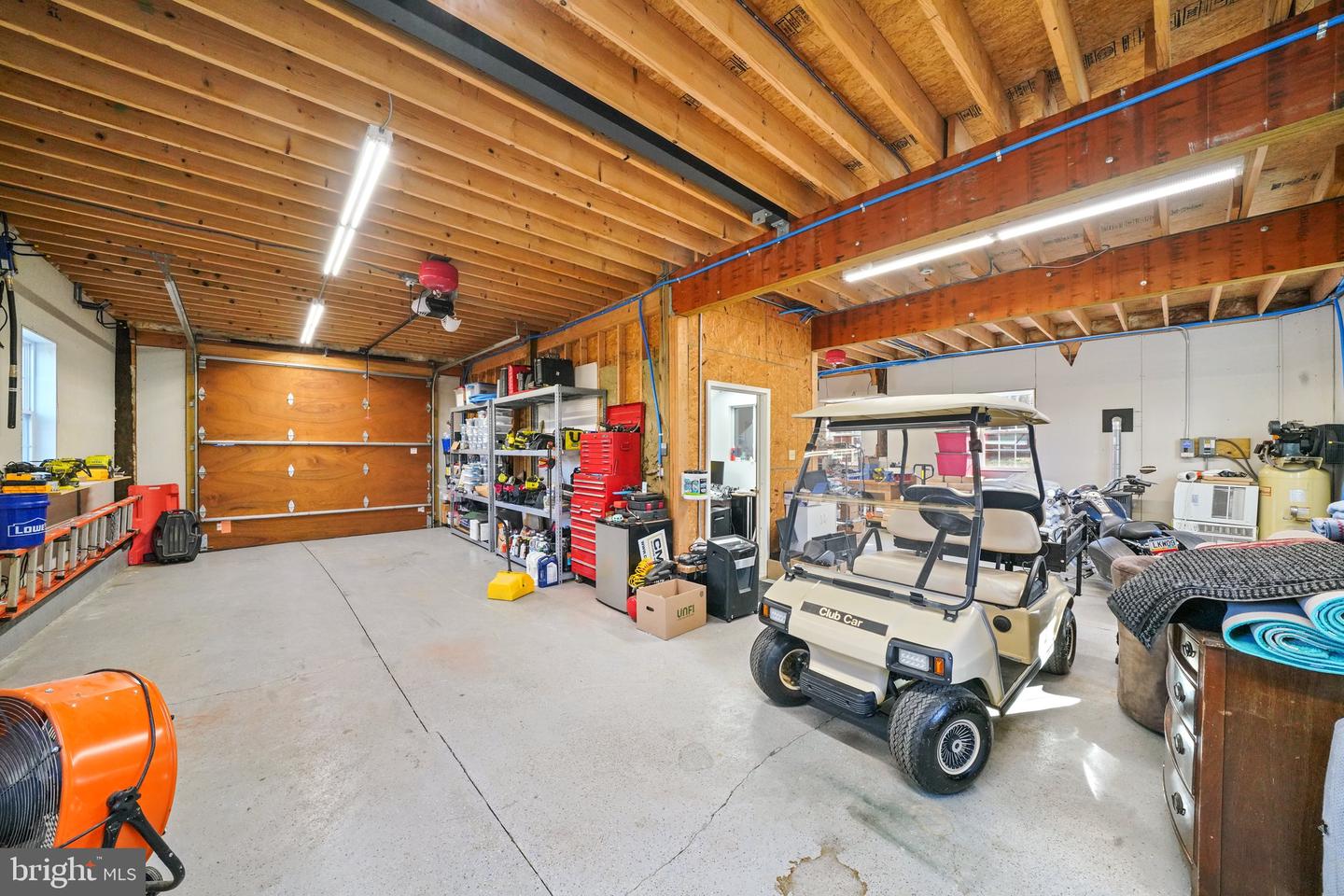920 Horseshoe Pike Property Photo 6