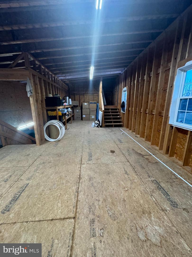 920 Horseshoe Pike Property Photo 32