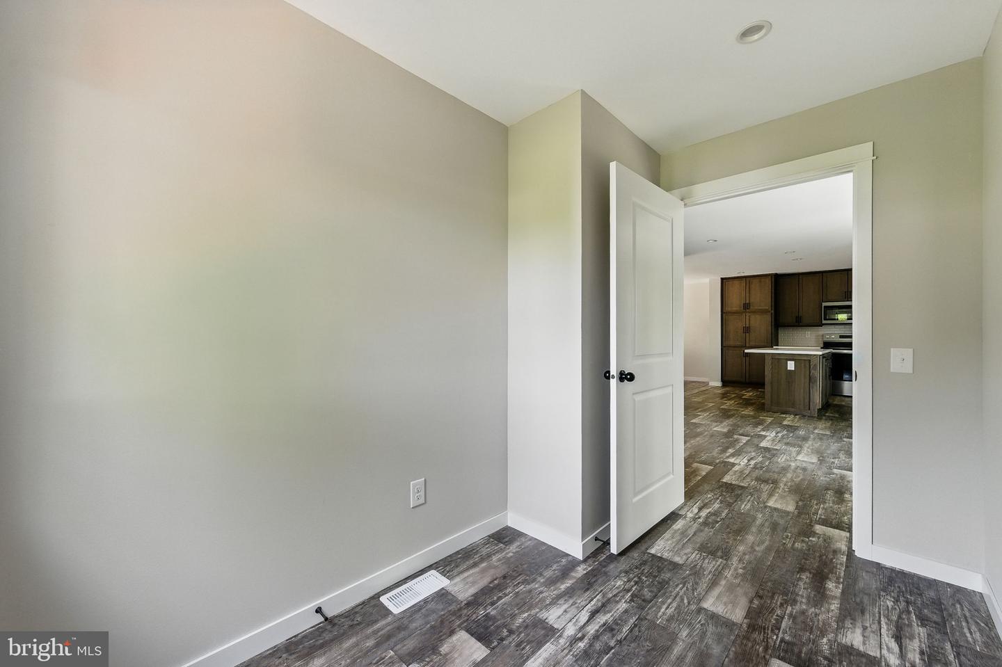 3709 Bungalow Glade Property Photo 14