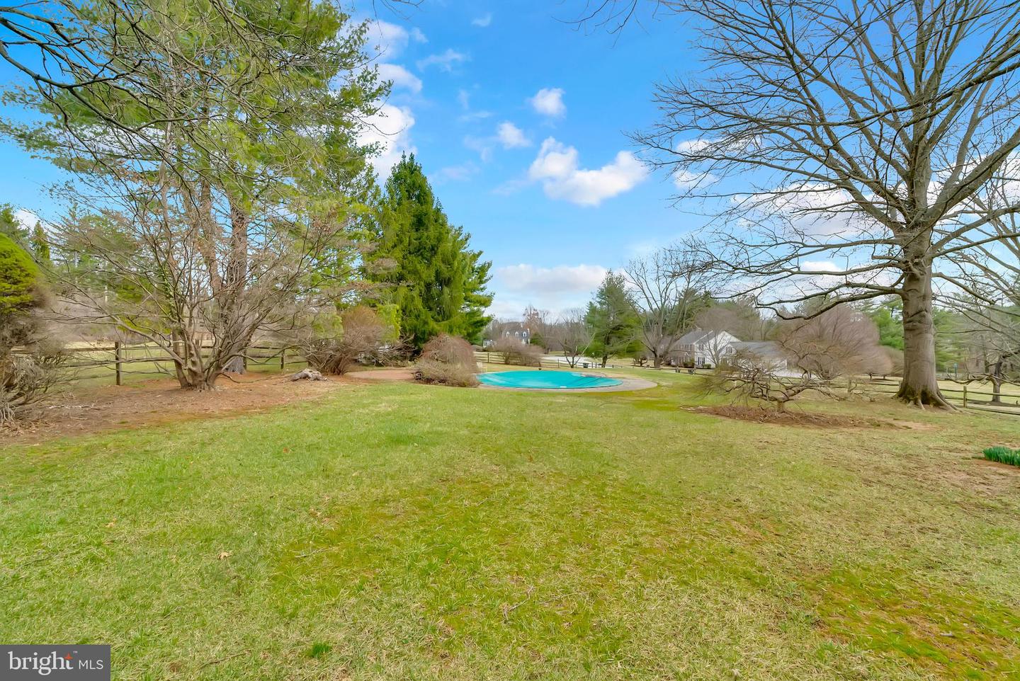 1953 Standiford Dr Property Photo 38
