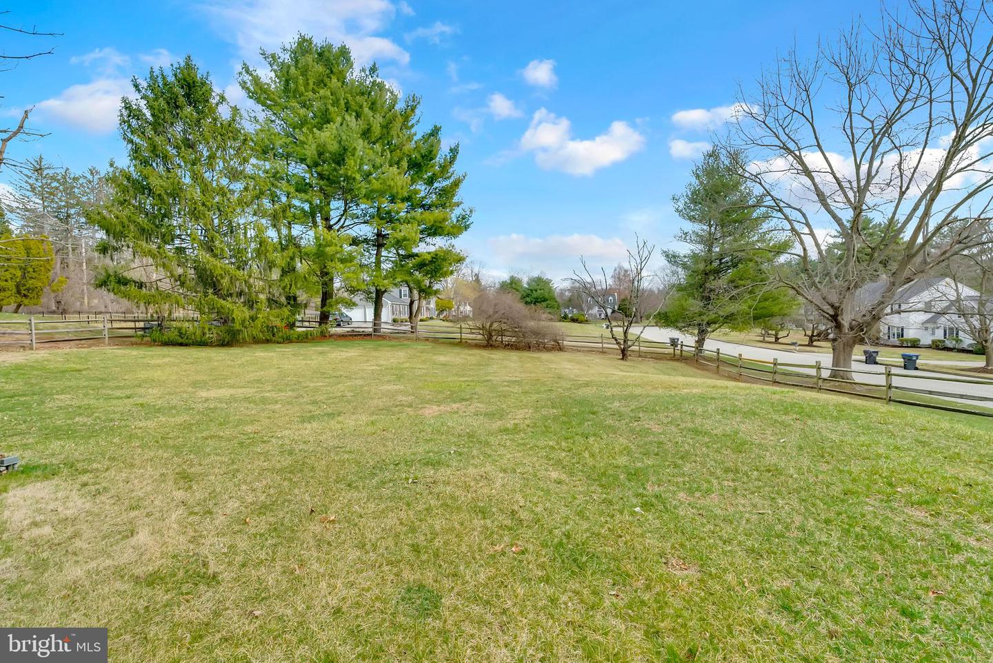 1953 Standiford Dr Property Photo 40