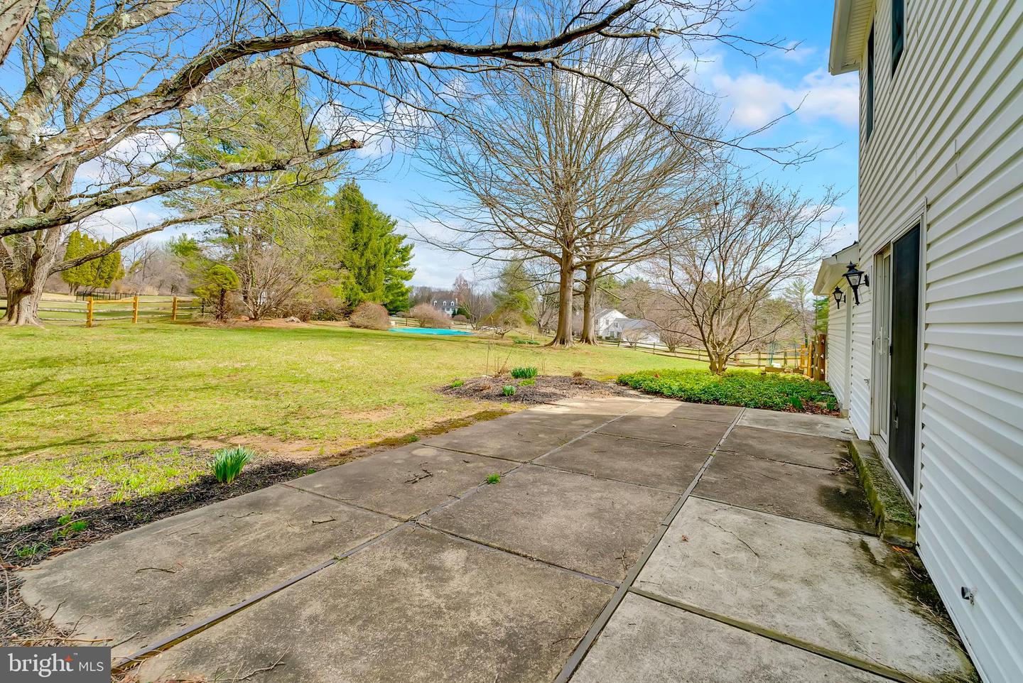 1953 Standiford Dr Property Photo 44