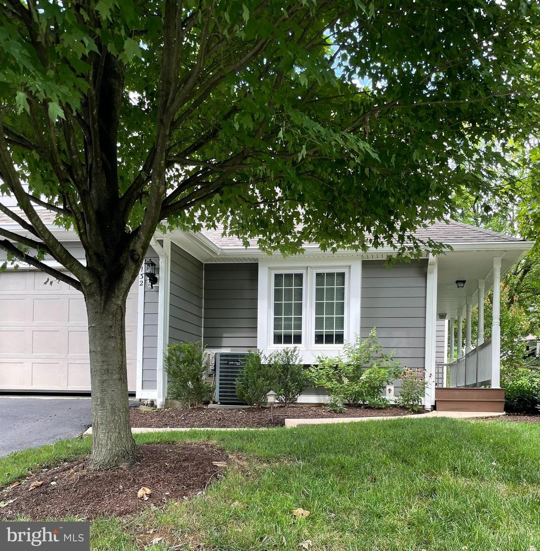 132 N Village Ln Property Photo 1