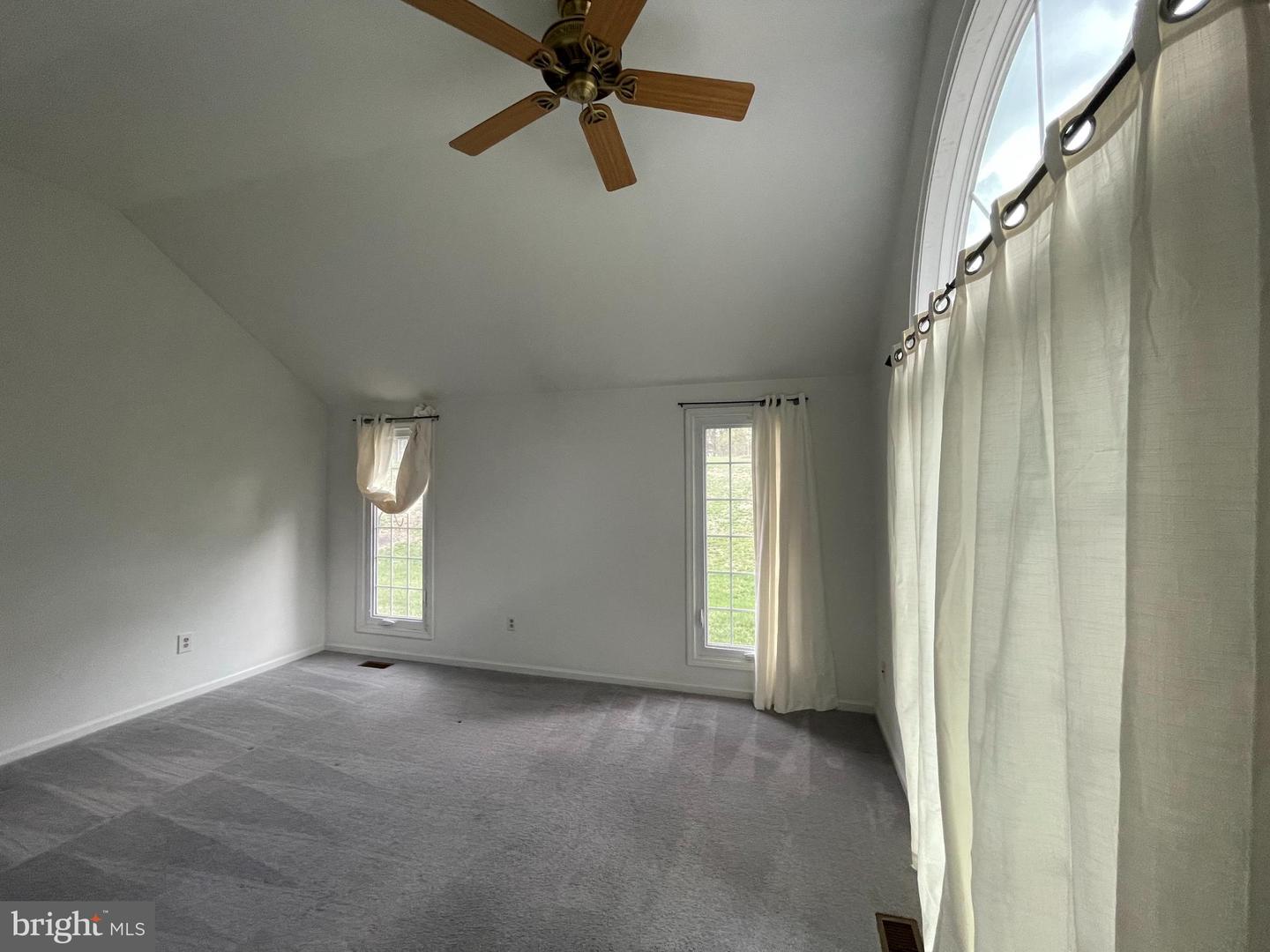 132 N Village Ln Property Photo 19