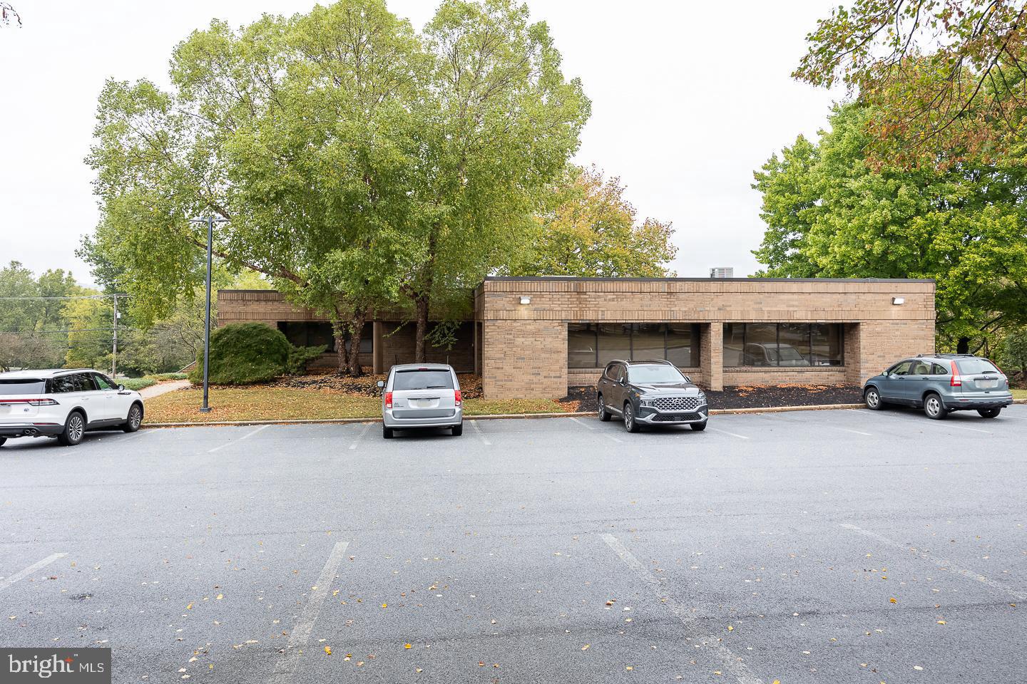 728 Springdale Dr Property Photo 4