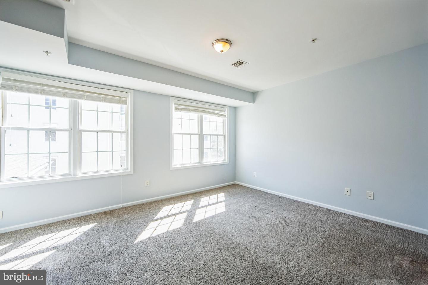 136 Bridge St #304 Property Photo 18