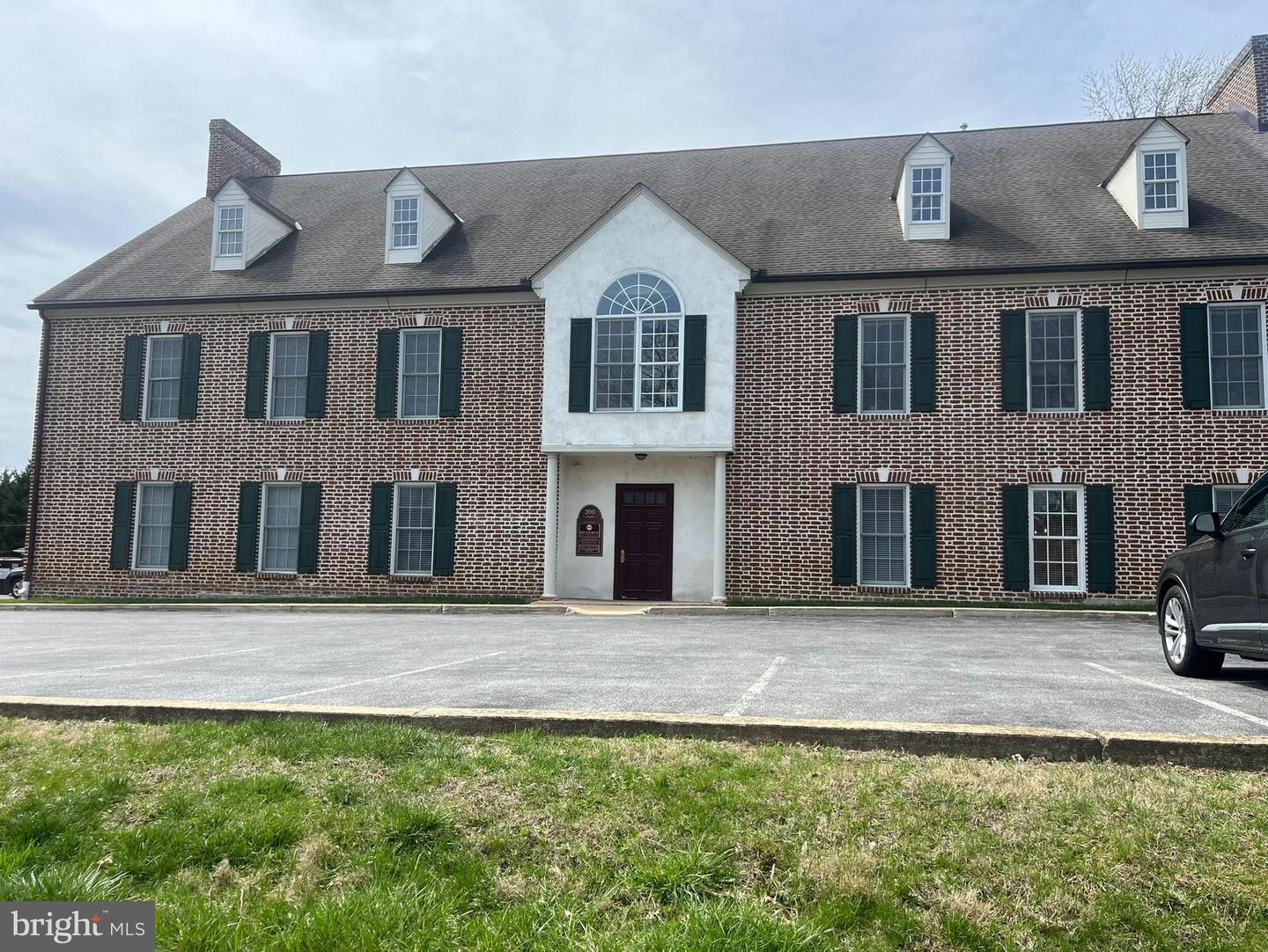 127 W Street Rd #b2 Property Photo 2