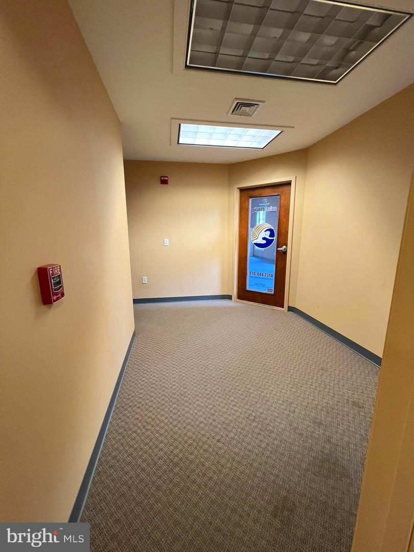 127 W Street Rd #b2 Property Photo 18