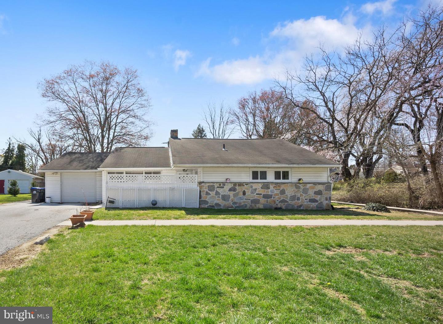 506 Brookview Rd Property Photo 1