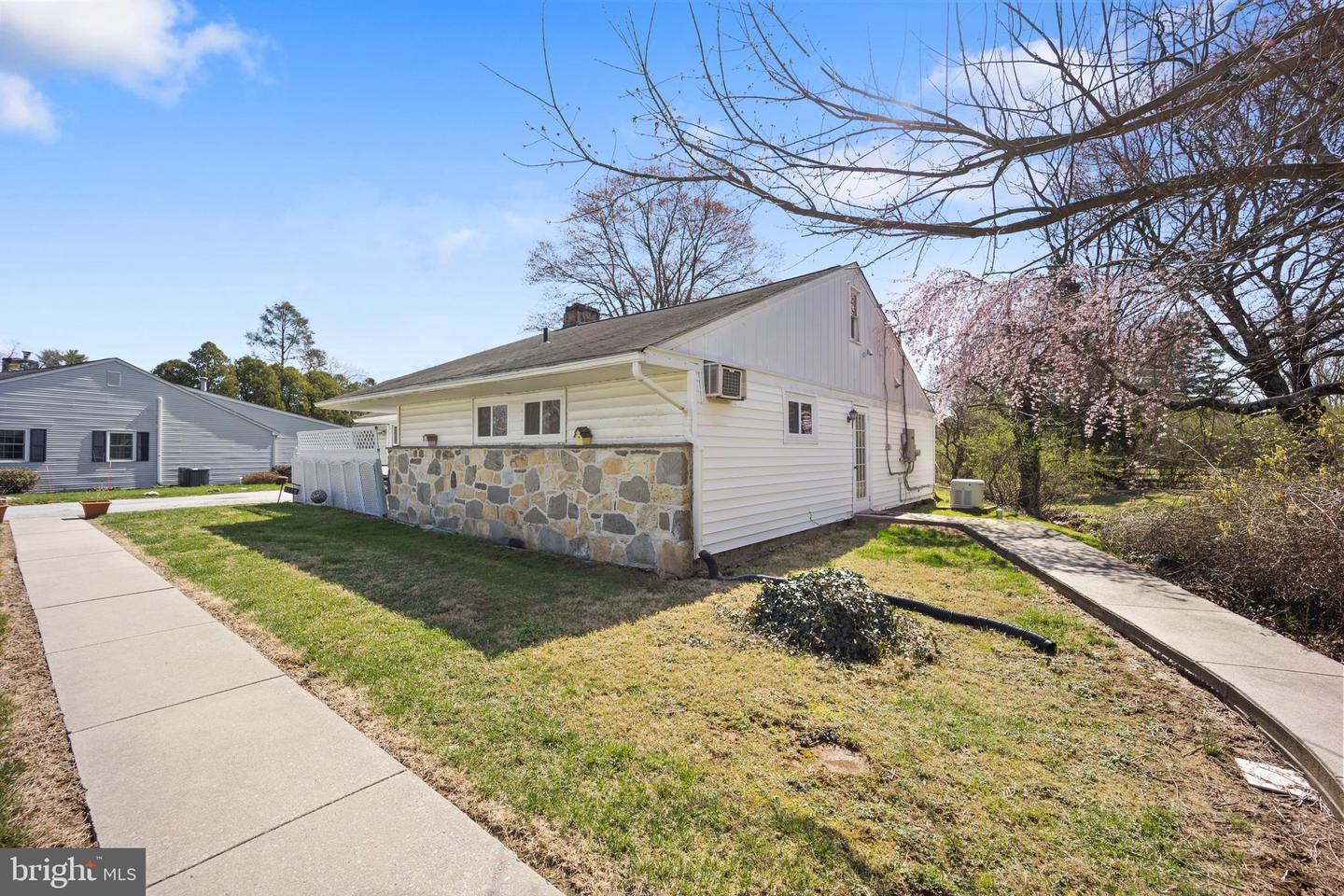 506 Brookview Rd Property Photo 3