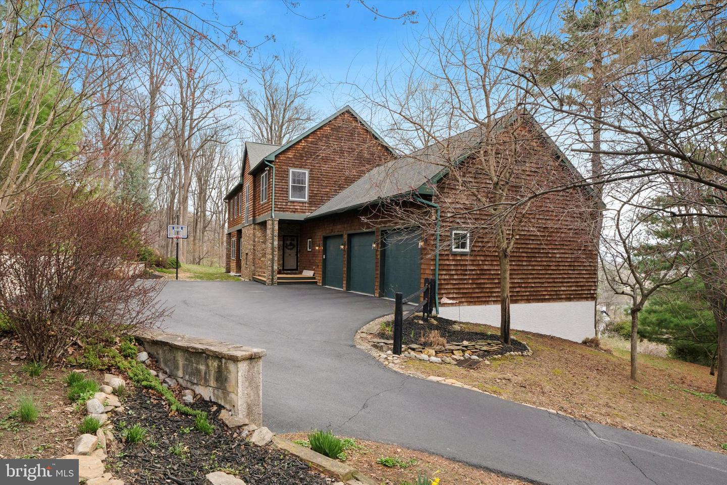 105 Shoen Rd Property Photo 2
