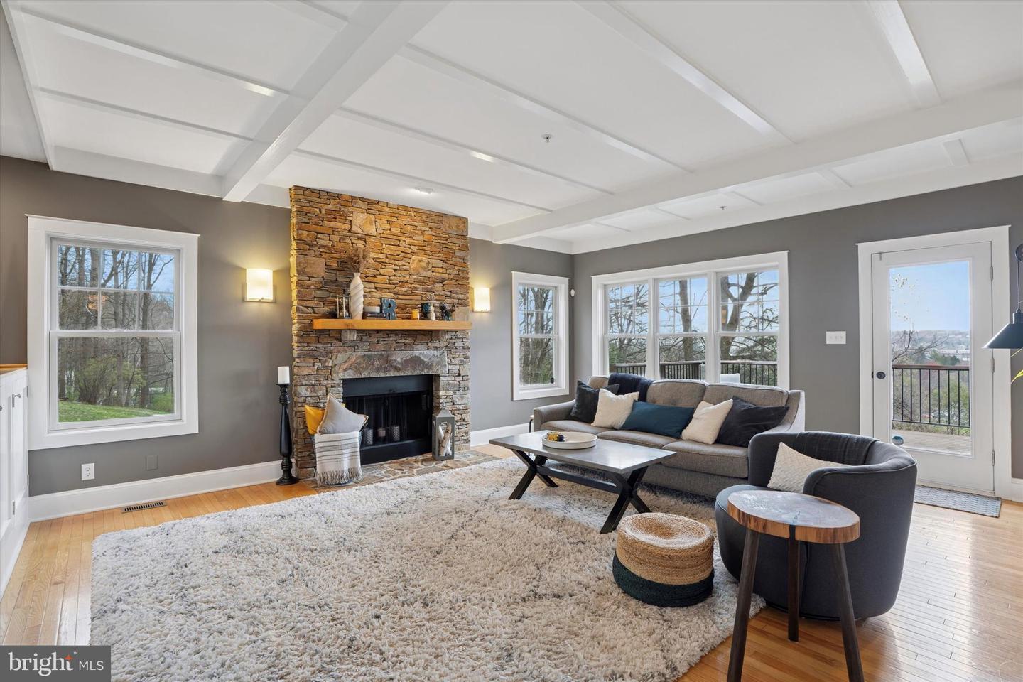 105 Shoen Rd Property Photo 8