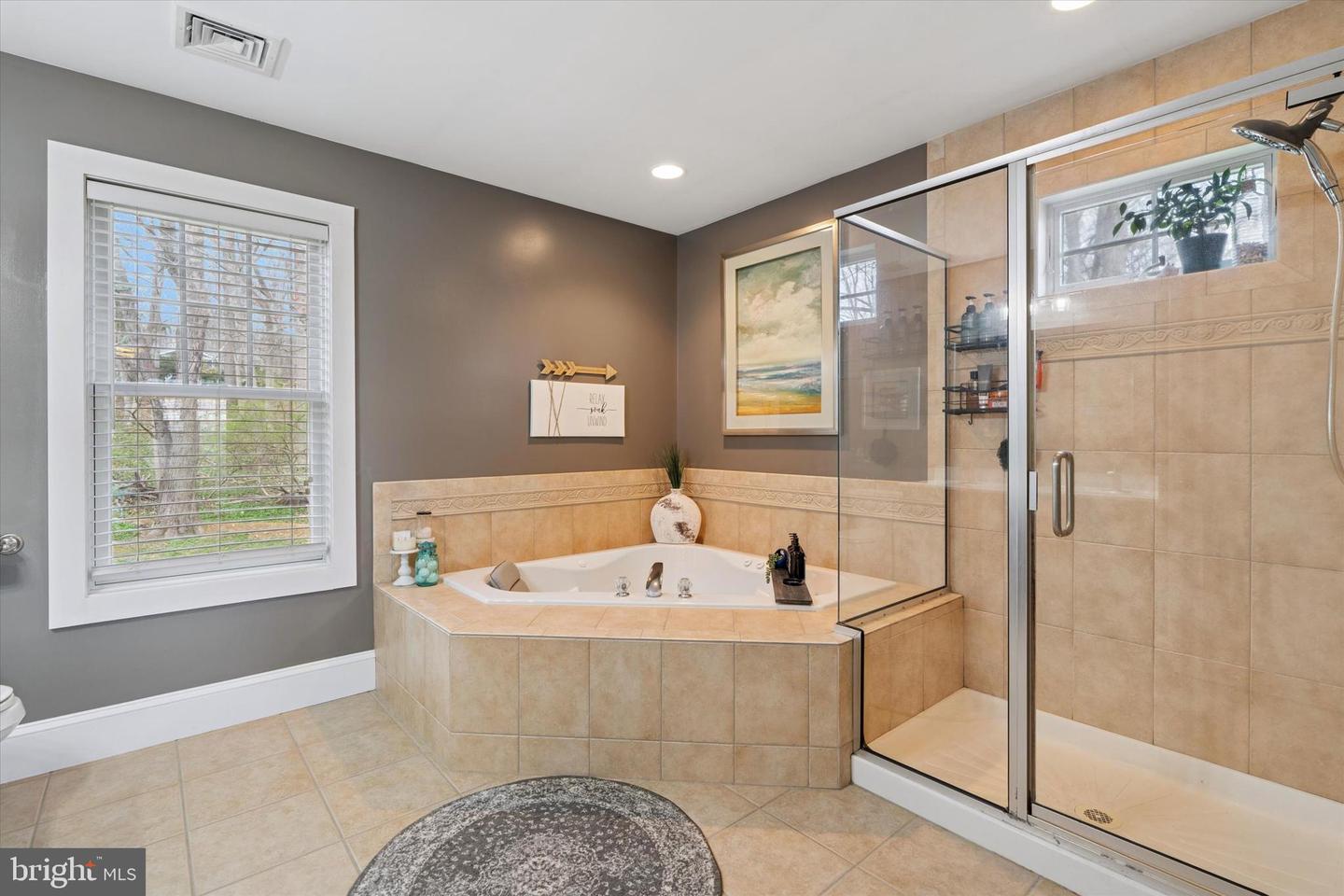 105 Shoen Rd Property Photo 22