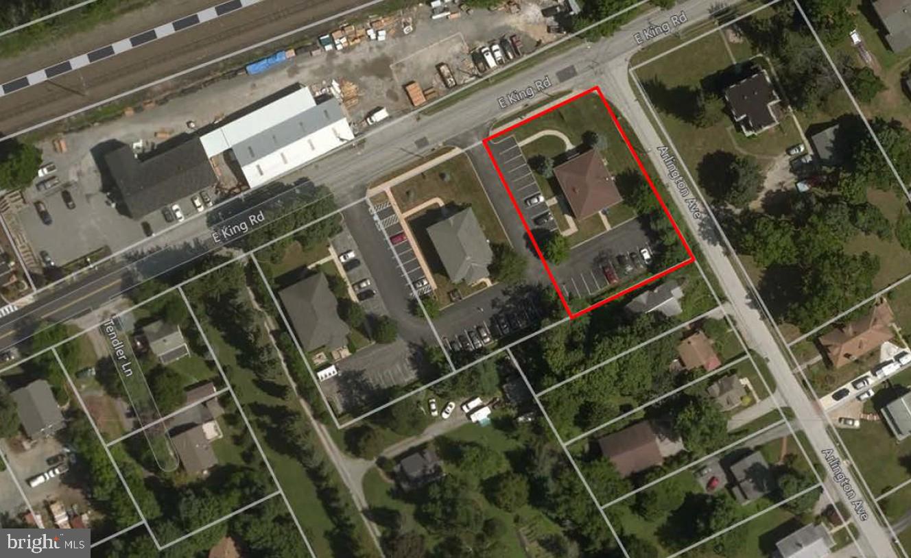 462 E King Rd Property Photo 8