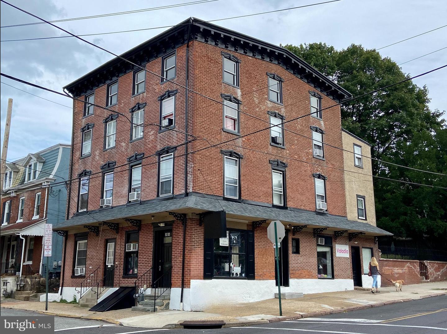 264 Walnut St Property Photo