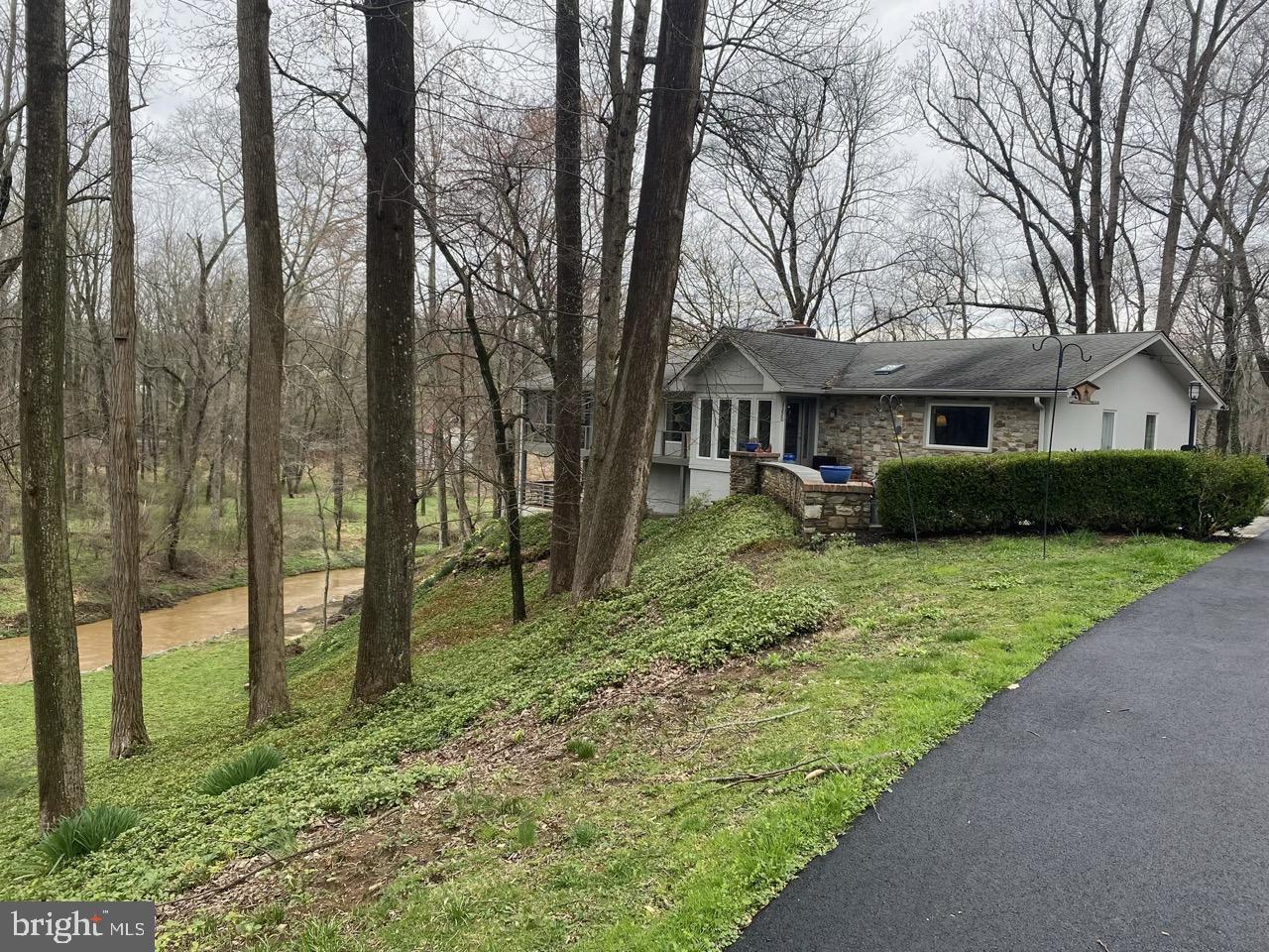 101 Marshall Bridge Rd Property Photo 1