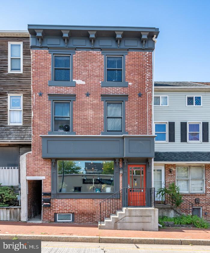 225 E Market St #suite 1 Property Photo 1