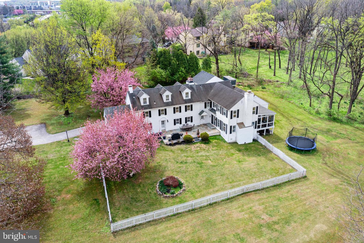 897 Richards Rd Property Photo