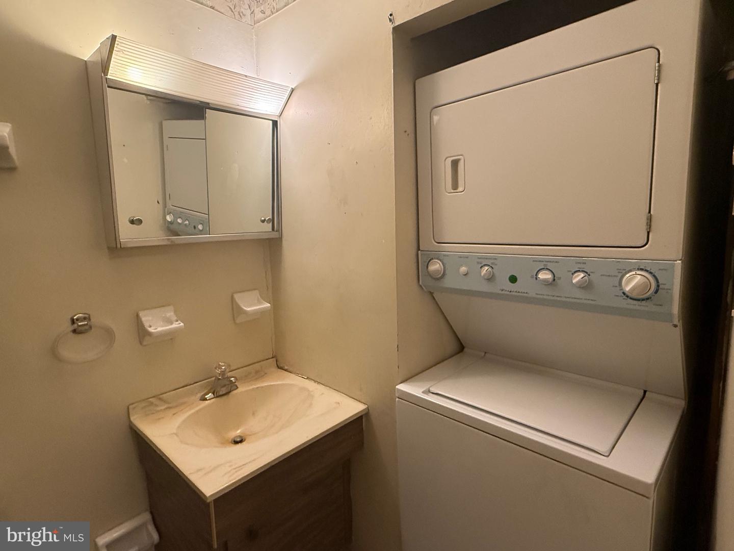 600 Campbell Cir #i-11 Property Photo 4