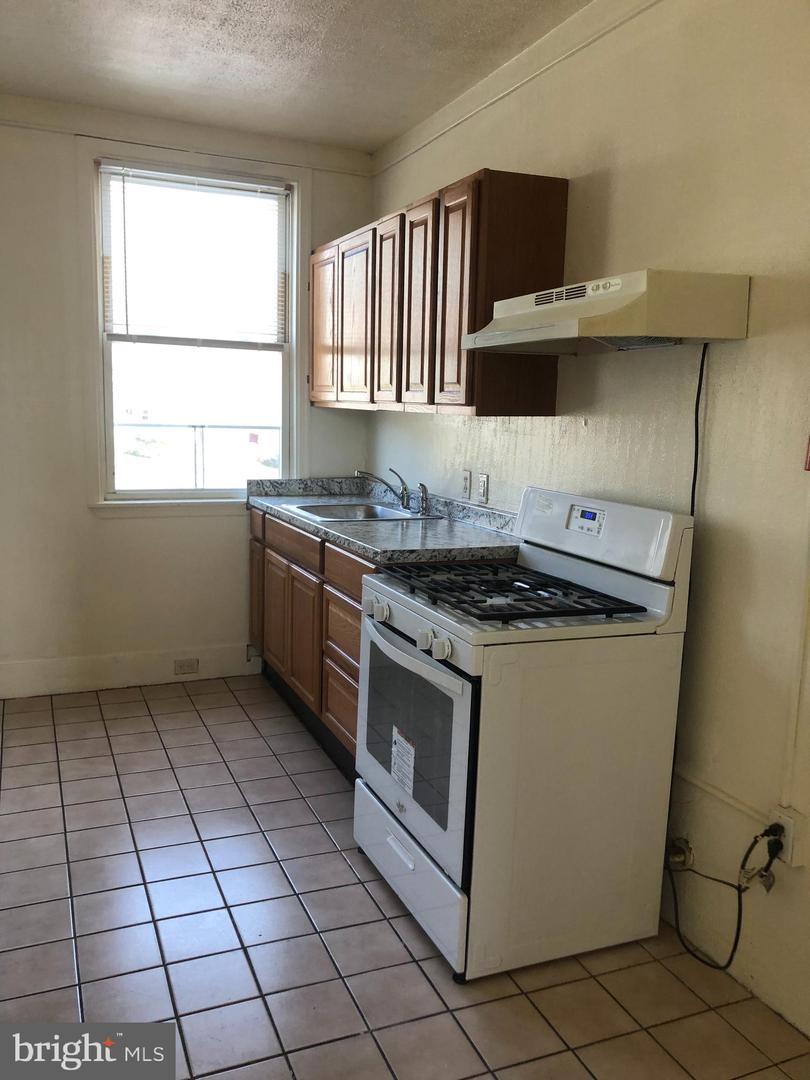 330 W Lincoln Hwy #3 Property Photo 1