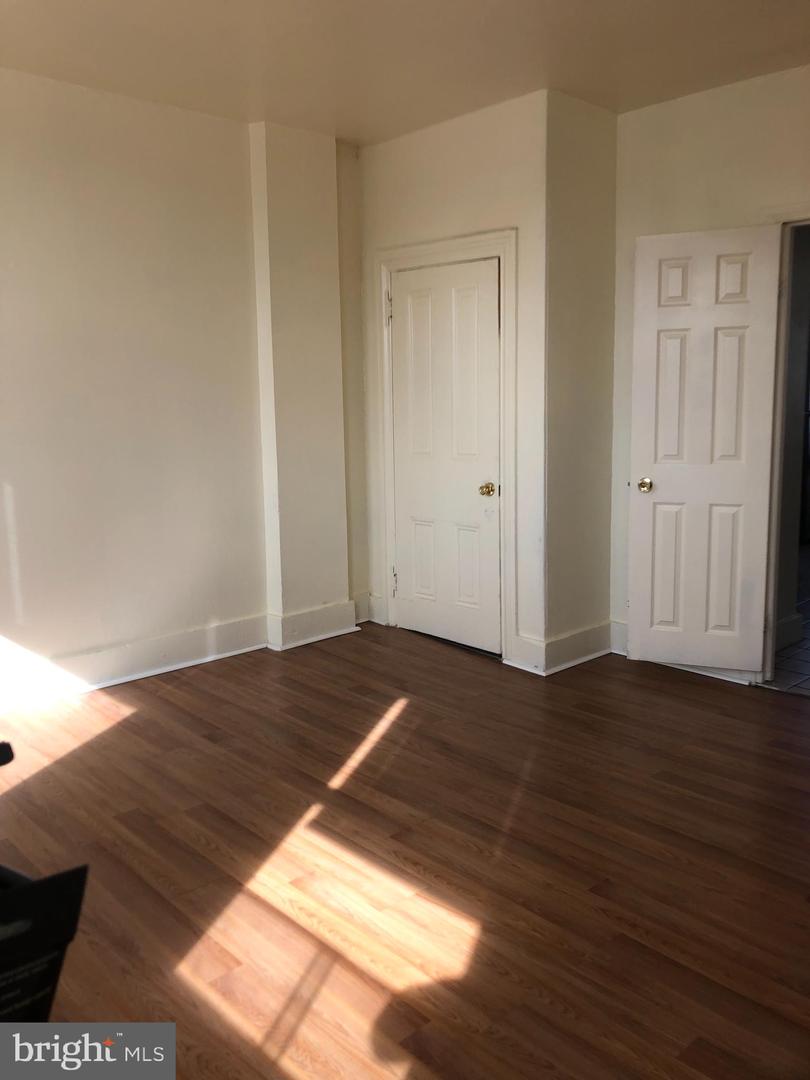 330 W Lincoln Hwy #3 Property Photo 5