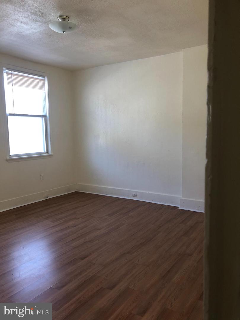 330 W Lincoln Hwy #3 Property Photo 7