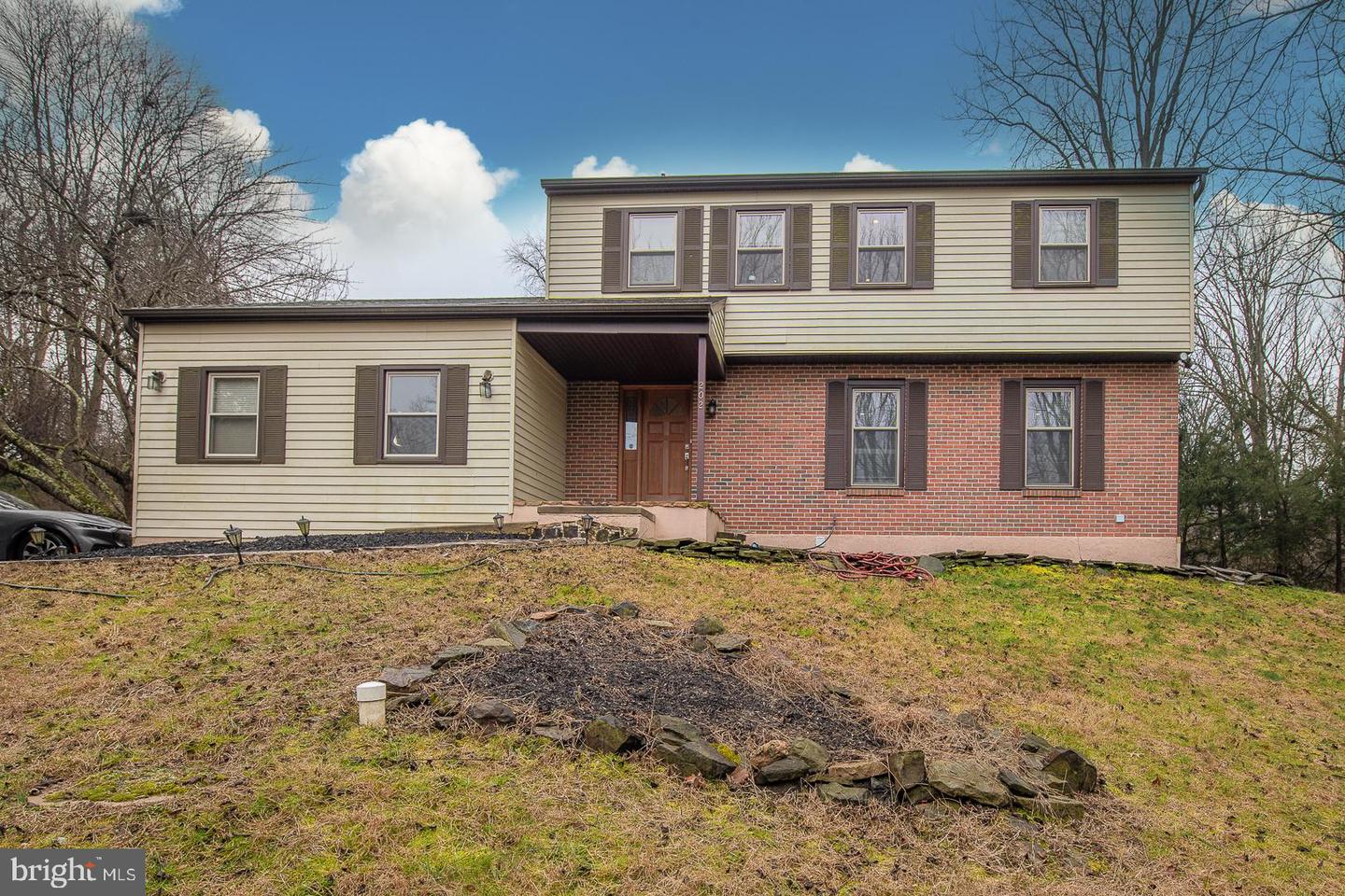 202 Baltimore Pike Property Photo 1