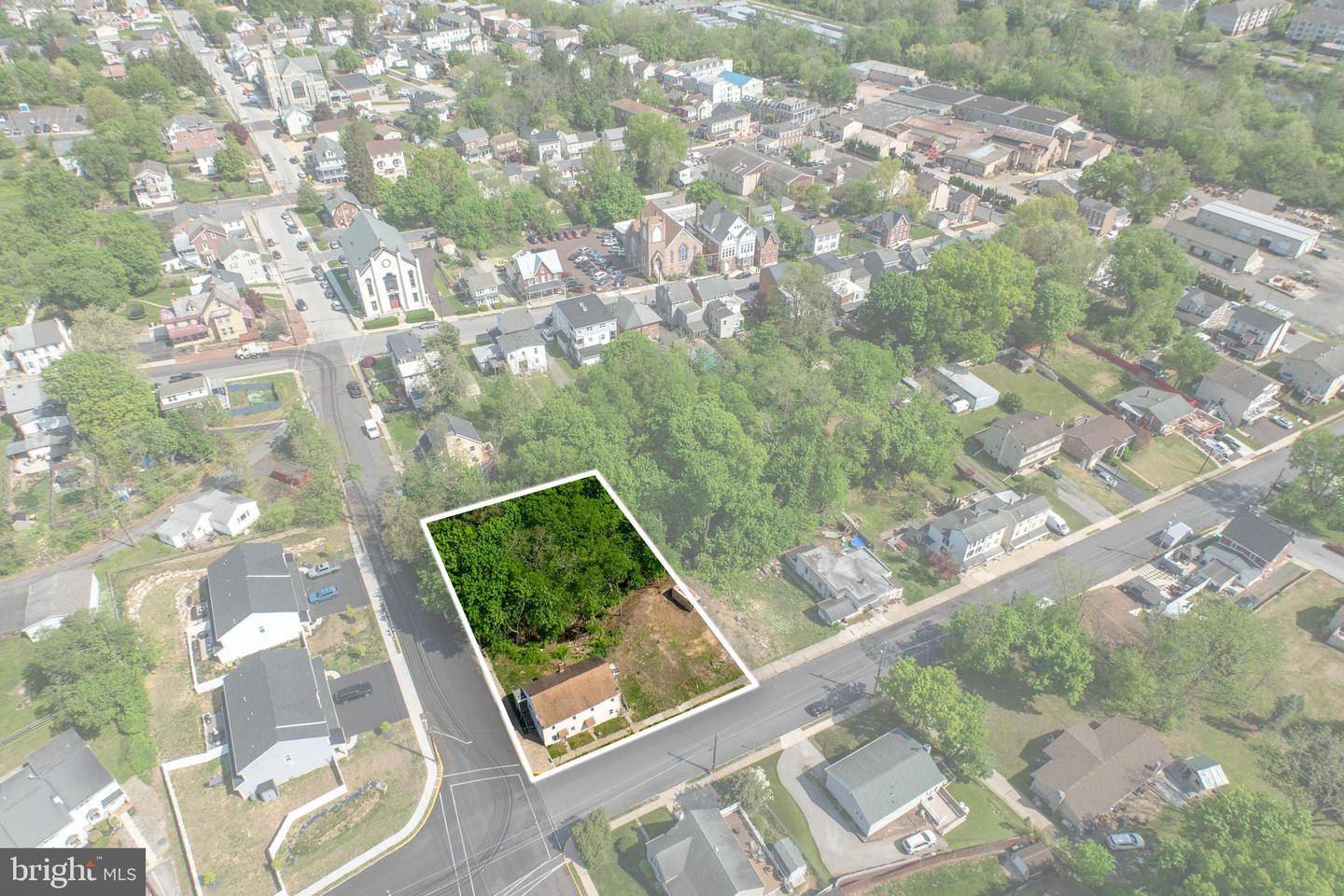 183 POPLAR ST Property Photo 1