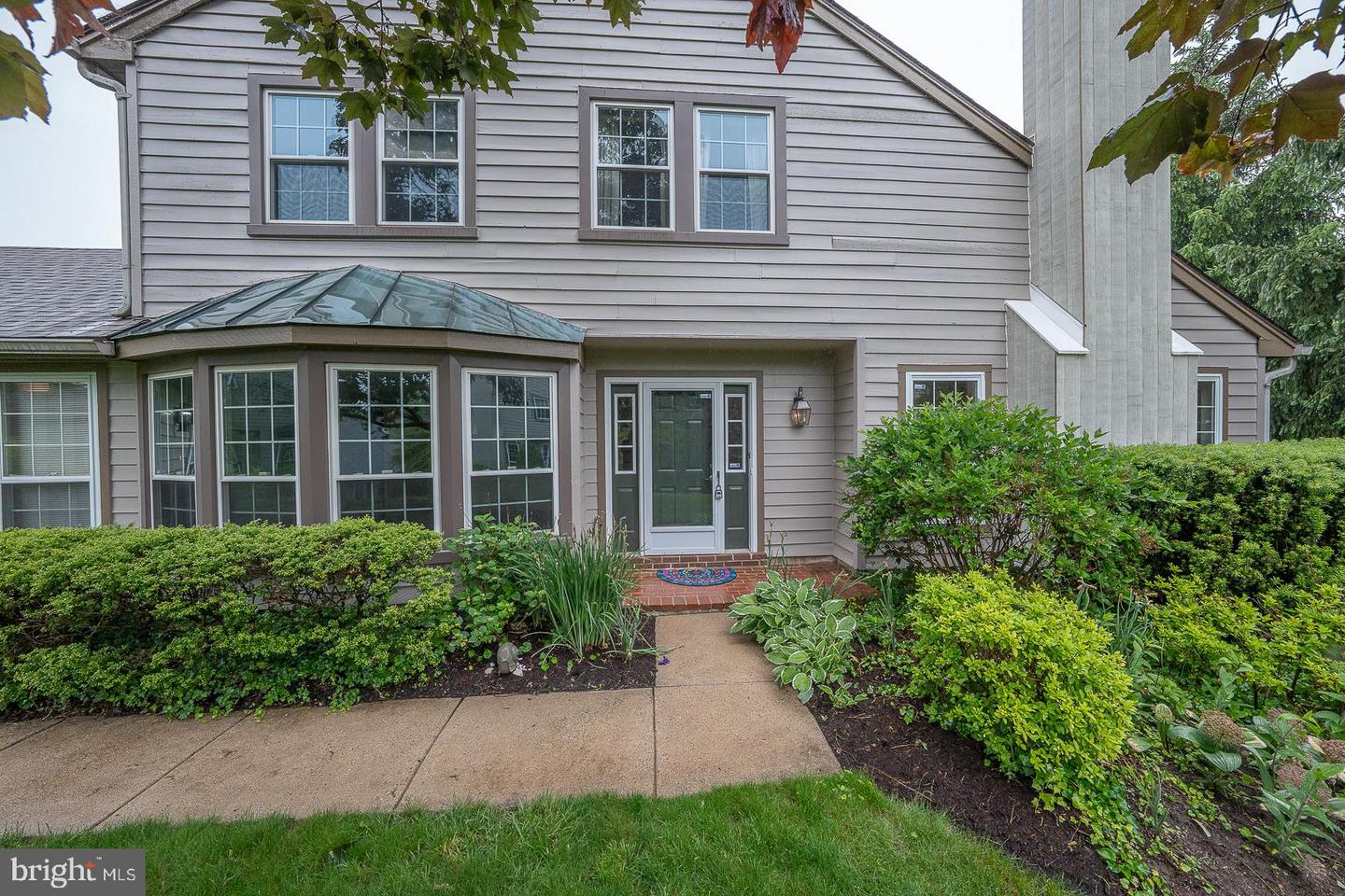27 Manchester Ct #27 Property Photo 1