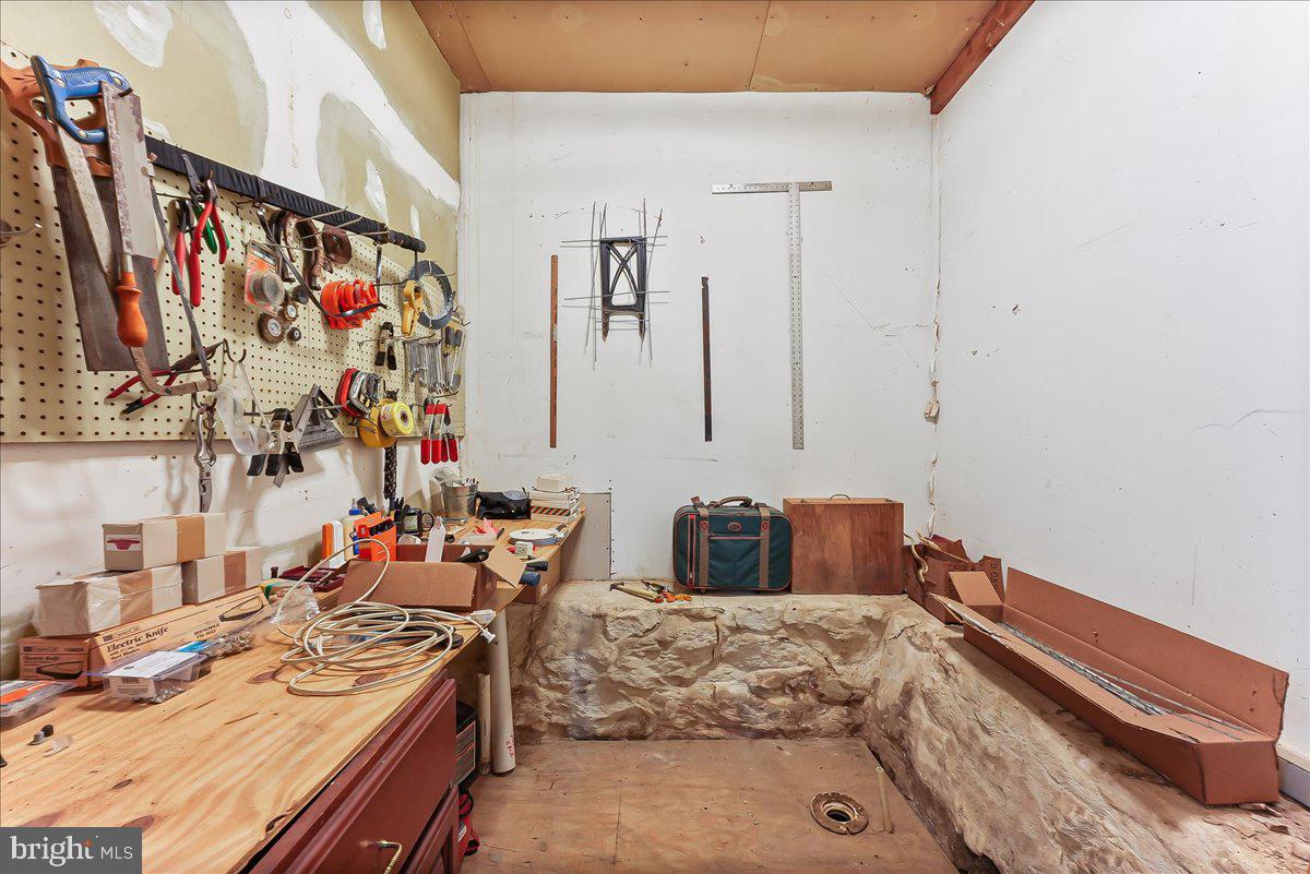 2060 Newark Rd Property Photo 14