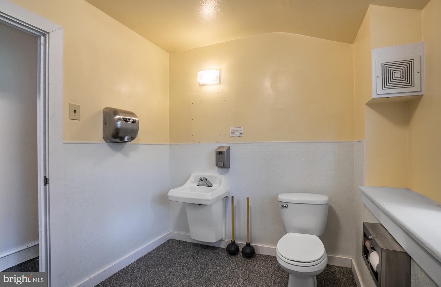 00 Devereux Road Property Photo 25
