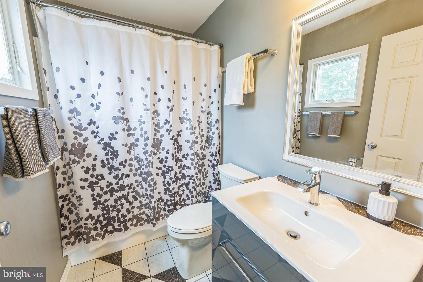 502 Summercroft Dr Property Photo 23