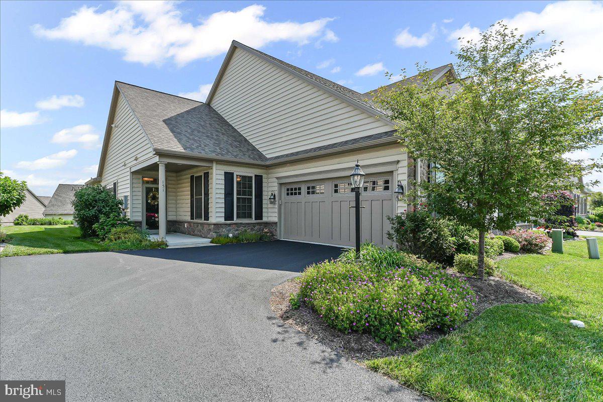 151 HONEYCROFT BLVD