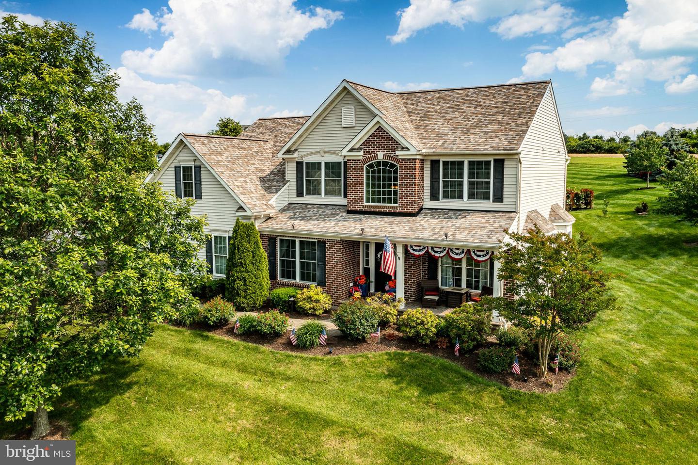100 Clover Hill Ln Property Photo 1