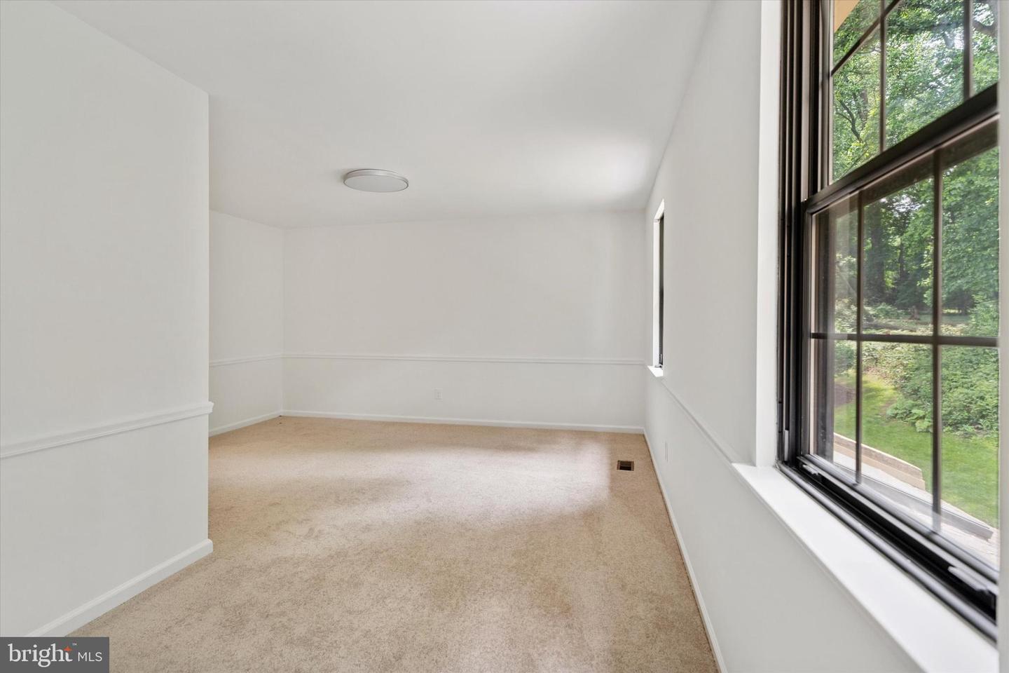 1007 Stoneham Dr Property Photo 21