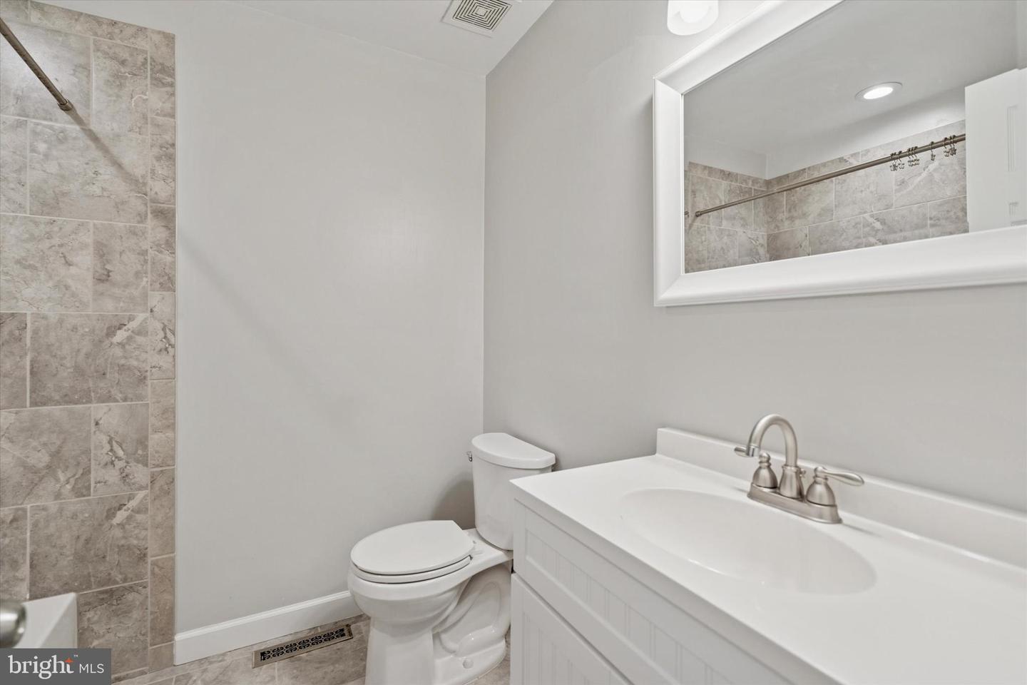 1007 Stoneham Dr Property Photo 23