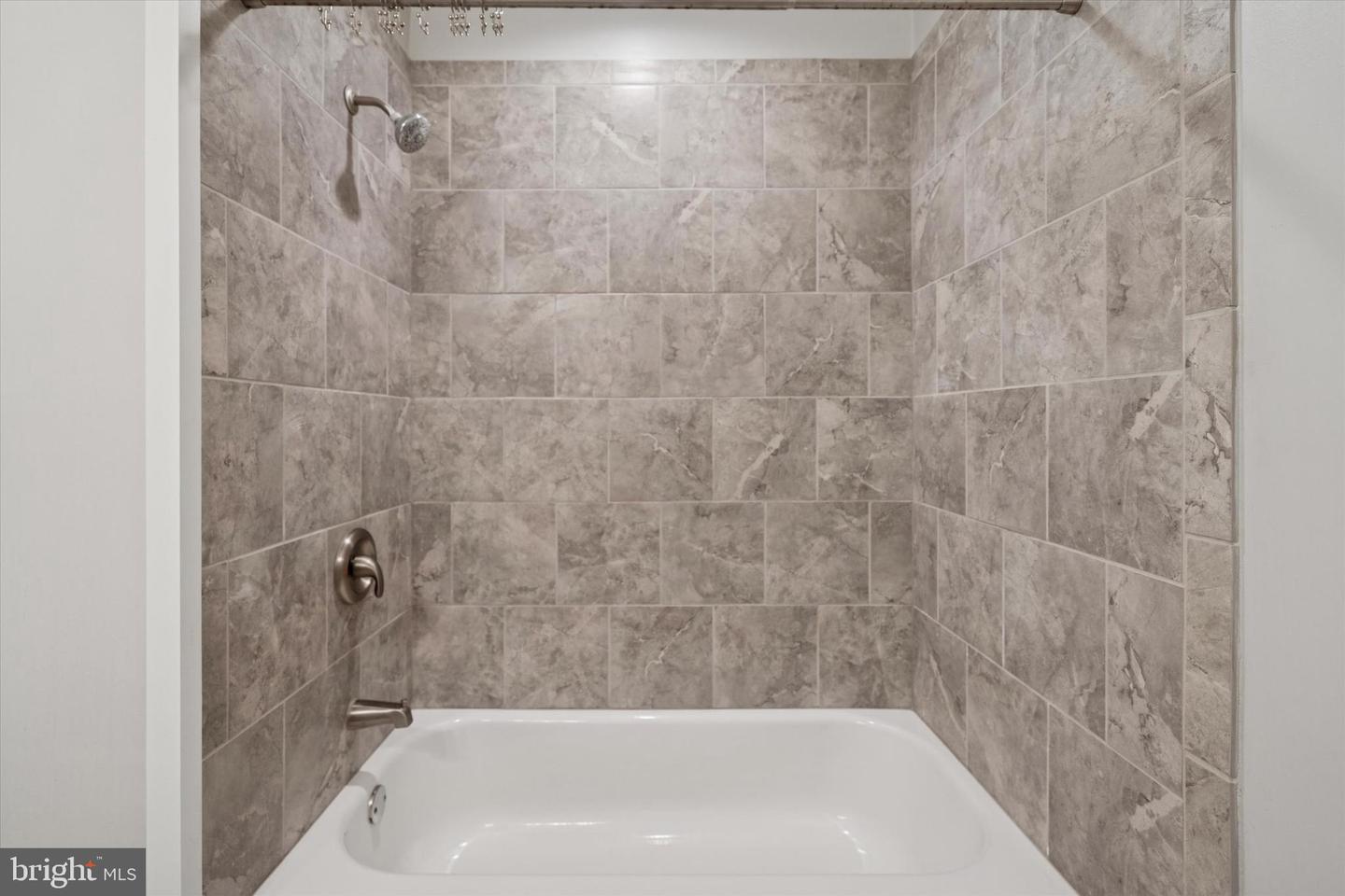 1007 Stoneham Dr Property Photo 24