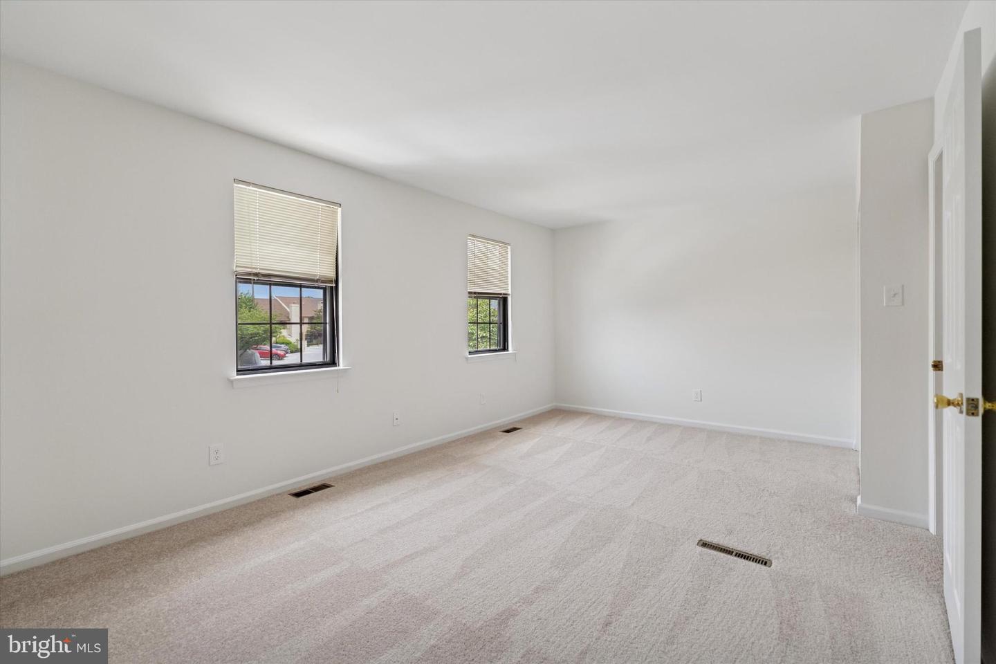 1007 Stoneham Dr Property Photo 25