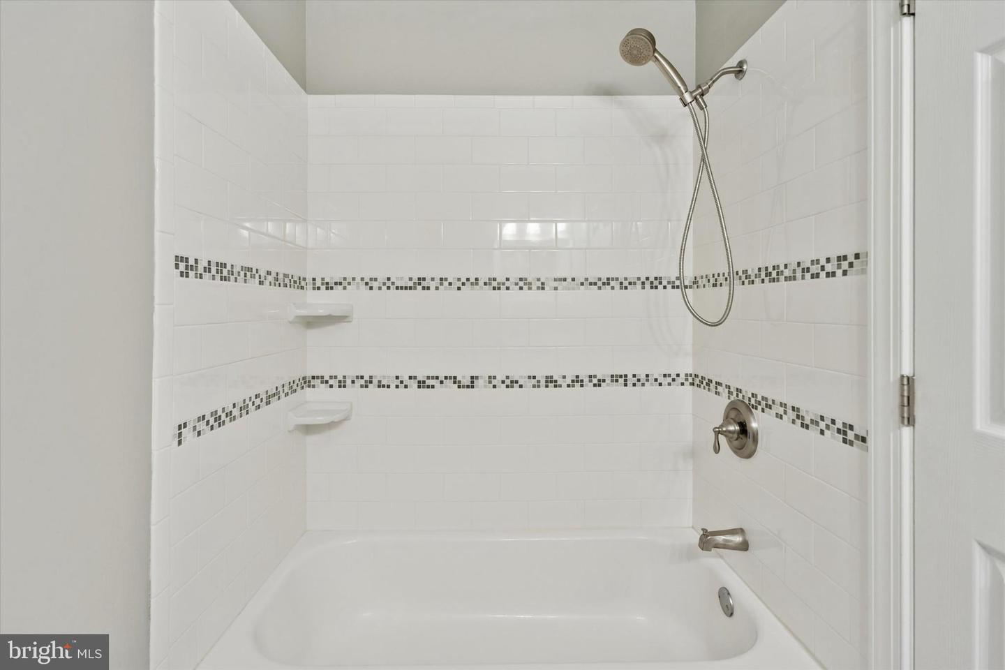1007 Stoneham Dr Property Photo 29