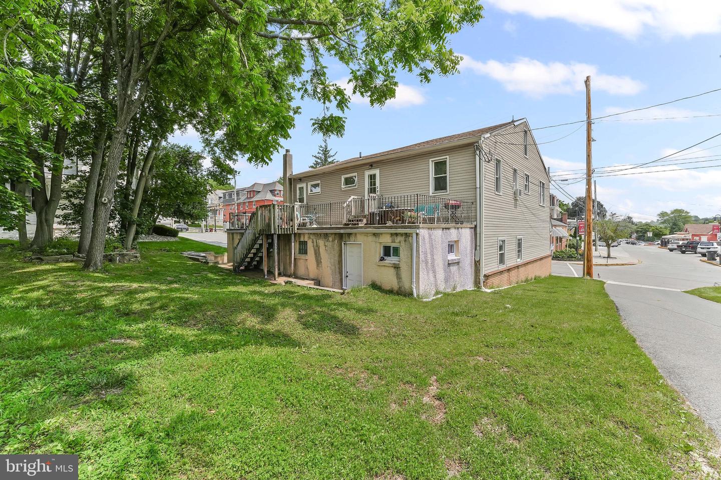 8 Prospect Ave Property Photo 3